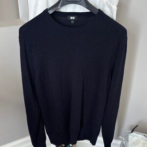 Uniqlo Men's Navy Crewneck Sweater in M